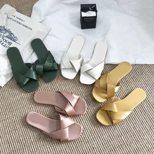 ة ونعال وكعب مسطةFlat heel sandals